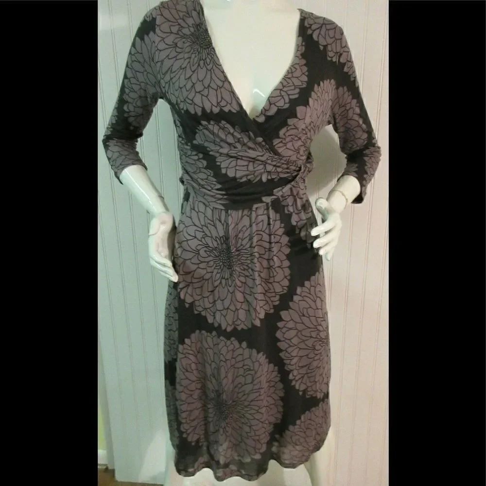 Boden
dress light/dark gray floral sz 6 long